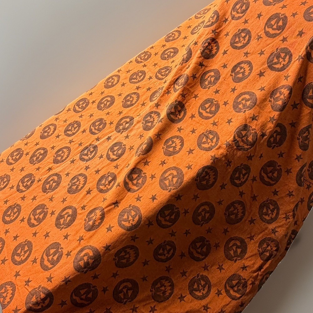 Avon Home Fashion Orange Black Pumpkin Halloween Tablecloth 48 x 60 rectangle